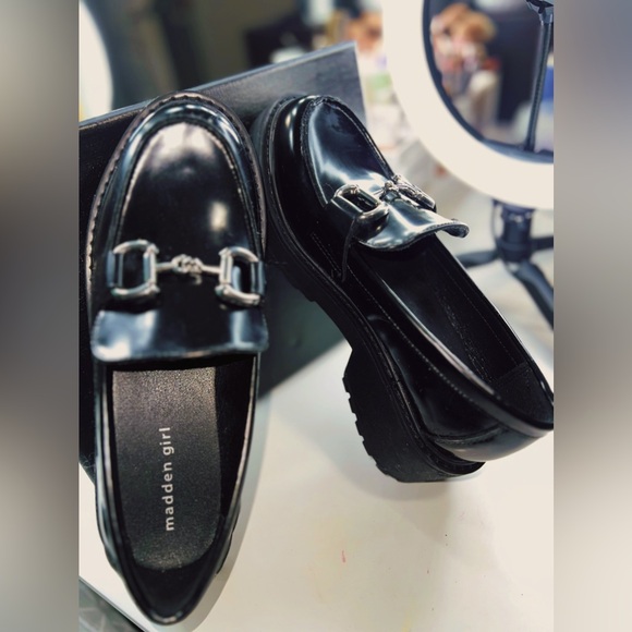 I used them 1 time it’s not my style i used for a wedding very casual shoes. - Picture 1 of 3